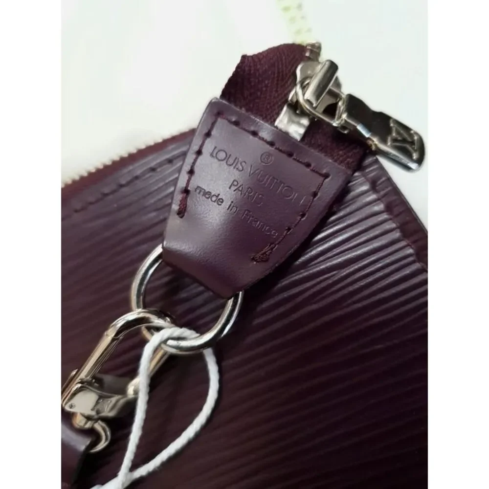 Louis Vuitton Pochette Accessories Bag in Burgundy Epi Leather - Picture 10 of 12